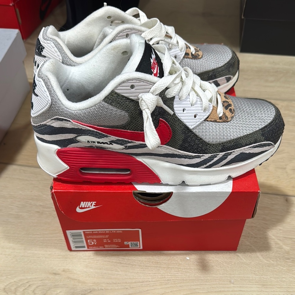 Nike Air Max Bold Design Sneakers